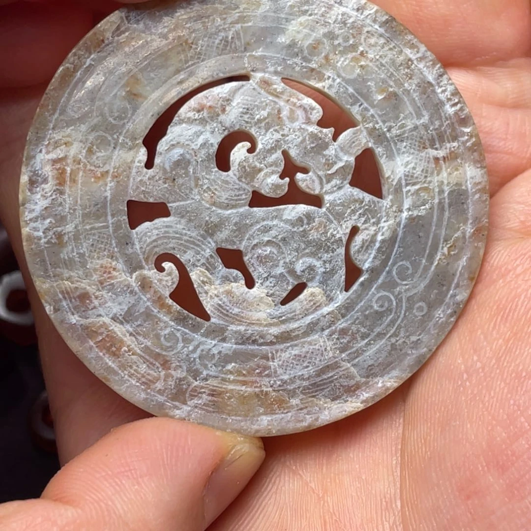 熊***石和田玉未镶嵌珠宝奇石