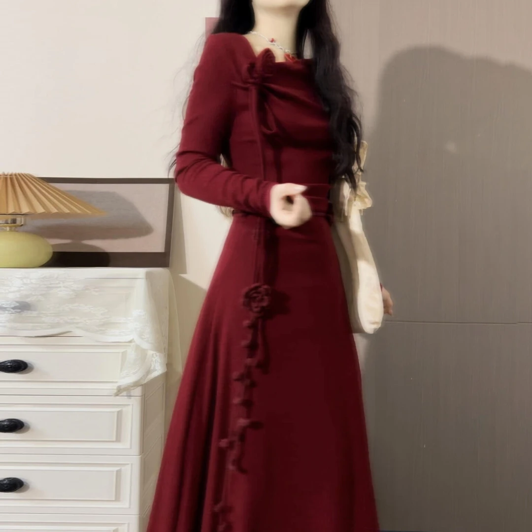 巨好看红色针织连衣裙子女秋冬圣诞新款配大衣高级感掐腰包臀长裙