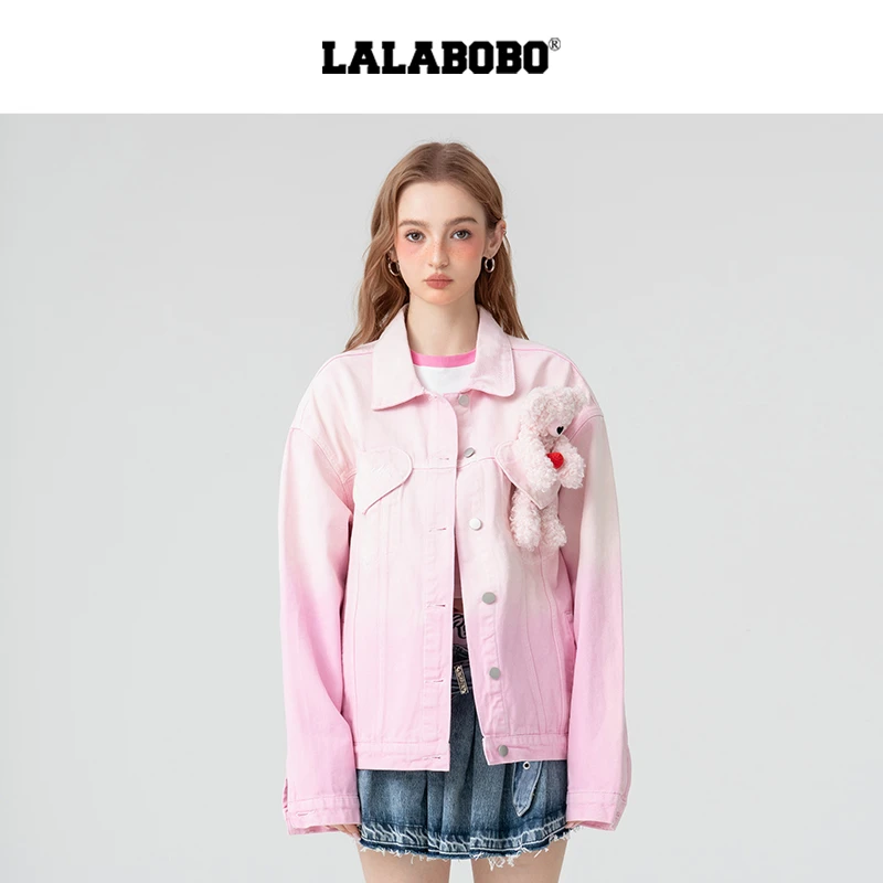 LALABOBO新款25年春渐变粉艺术字立体玩偶熊牛仔外套女RBEA-JW12