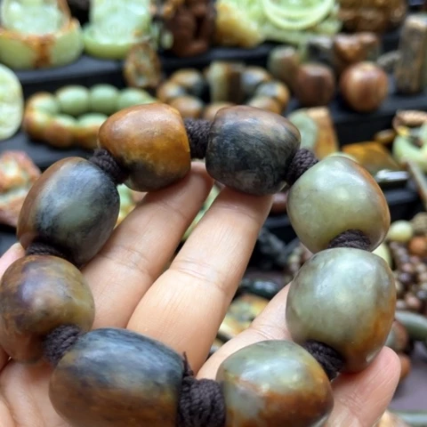 觉***者岫岩河磨玉（透闪石质玉）未镶嵌挂件