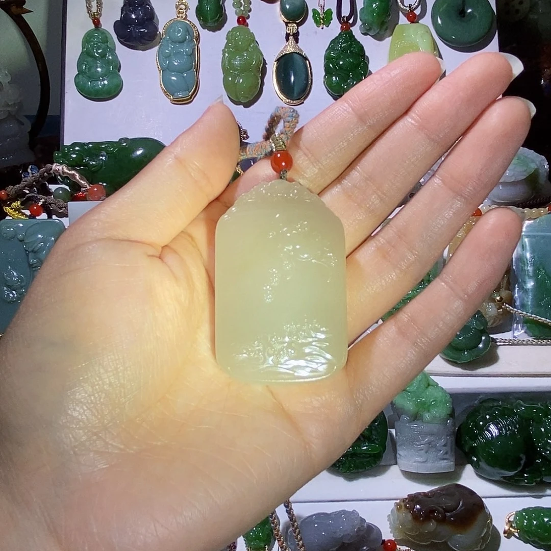 和田玉18K金镶嵌颈饰