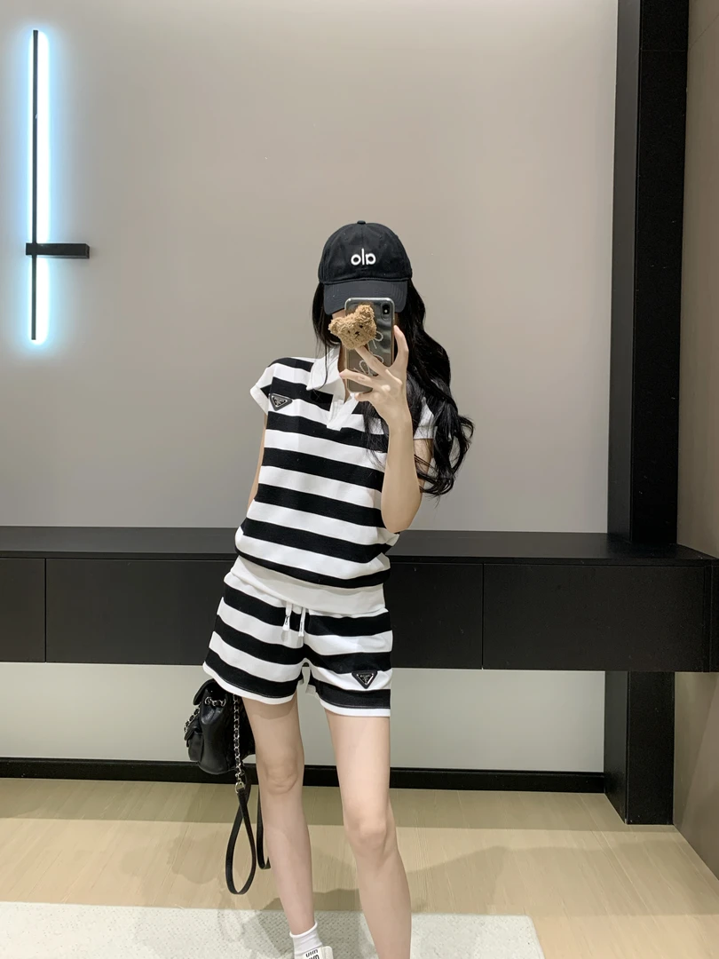 网红休闲条纹运动套装女2025新款爆款洋气减龄宽松短裤夏季穿搭潮