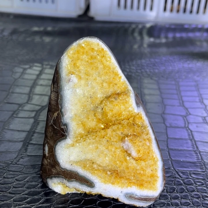 福利黄晶簇未镶嵌水晶