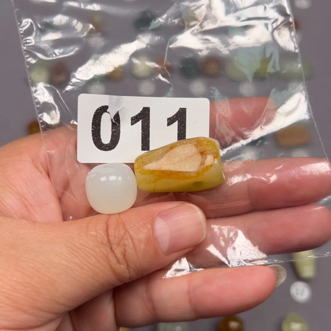 未镶嵌蛇纹石玉颈饰百****哥