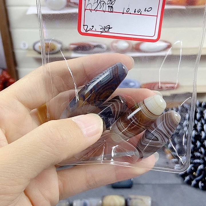 万***提玛瑙/玉髓未镶嵌颈饰