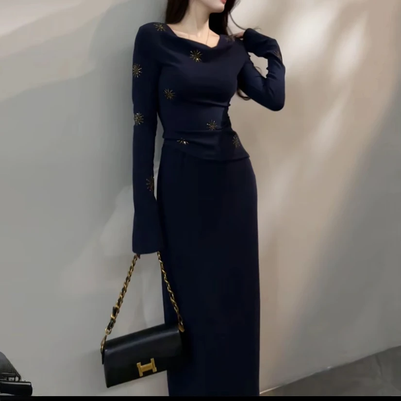 小瑶瑶冬季新款飘领独特感长袖时髦奢华意式显瘦半身裙套装大设计