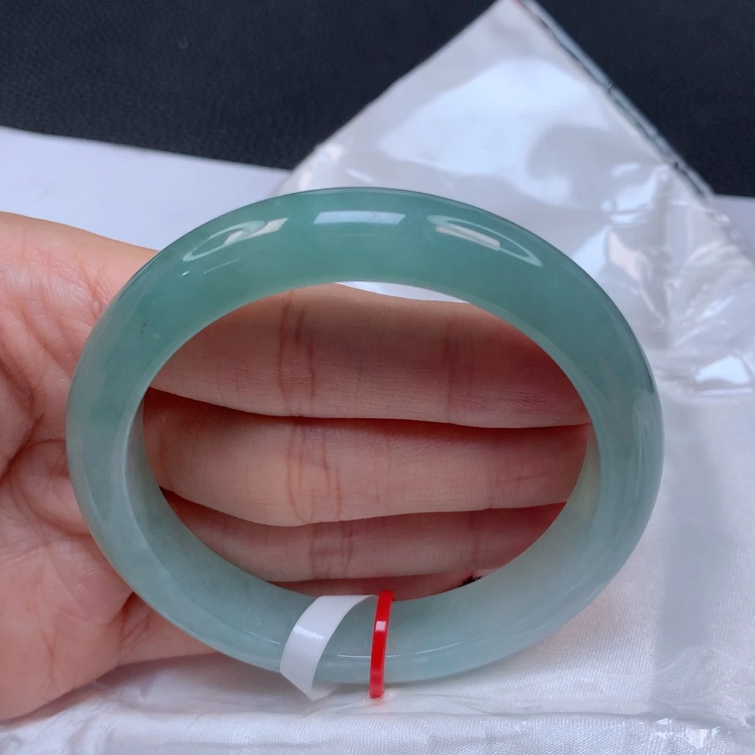 翡翠手镯未镶嵌天然