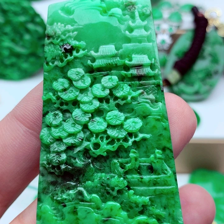 翡翠未镶嵌吊坠(不含链)