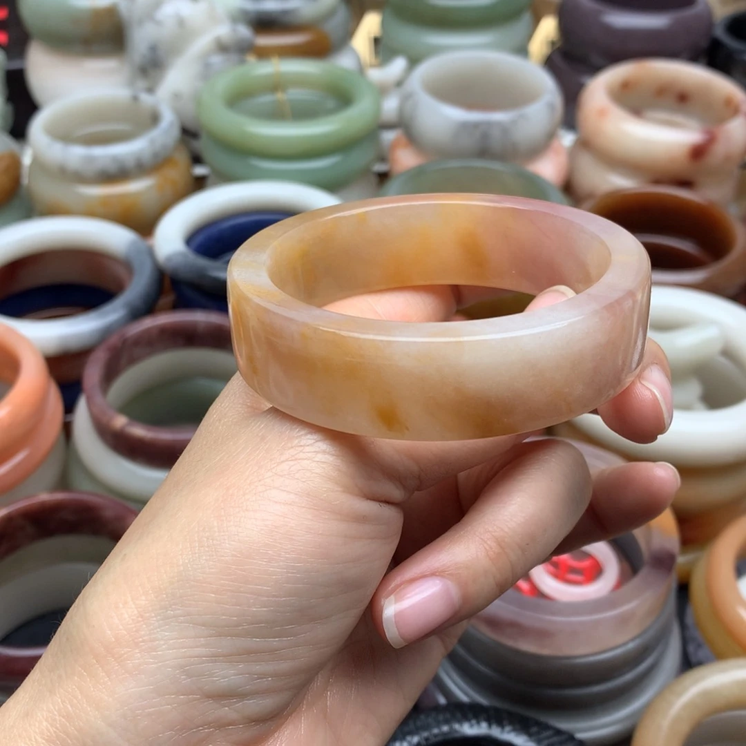 石英质玉手镯未镶嵌?****打