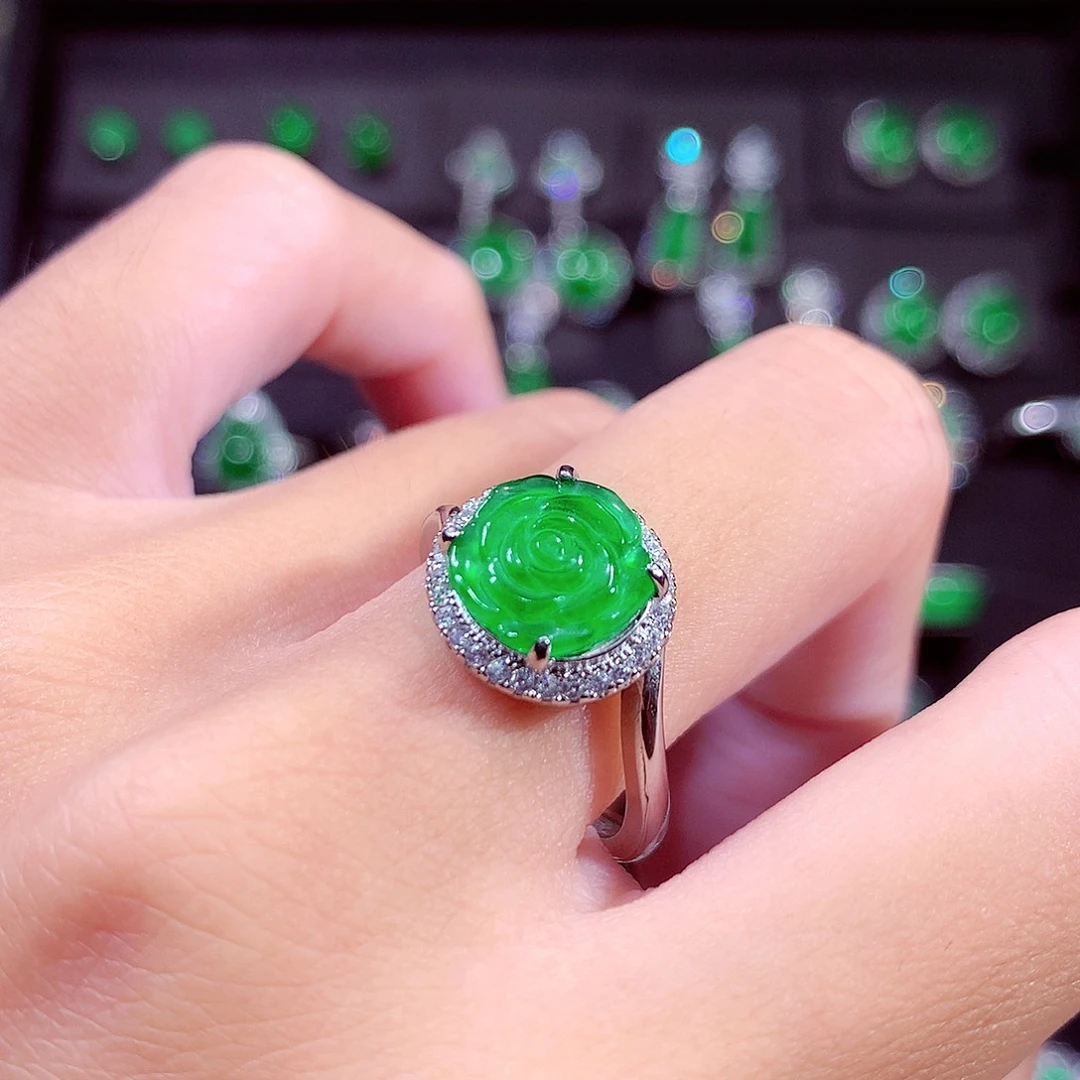 颈饰未镶嵌翡翠天然