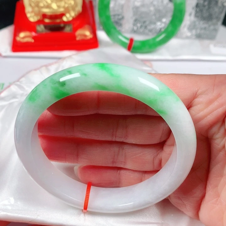 未镶嵌手镯翡翠  编号S81847 正圈60白底青