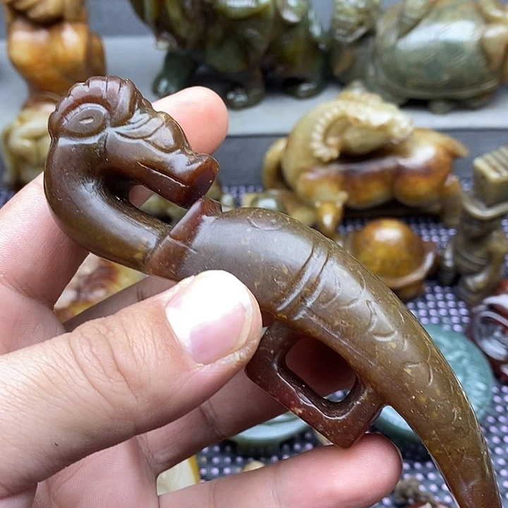 未镶嵌蛇纹石玉颈饰