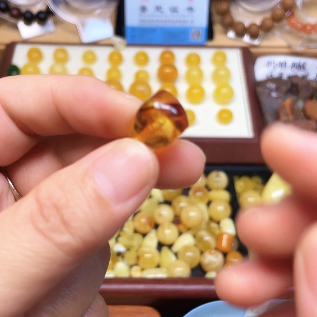 琥珀未镶嵌裸石蜜蜡无镶嵌无标题