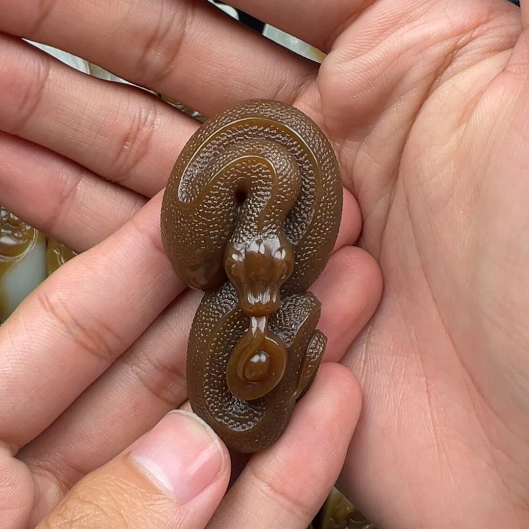 和田玉（糖玉）颈饰未镶嵌Q**蛋