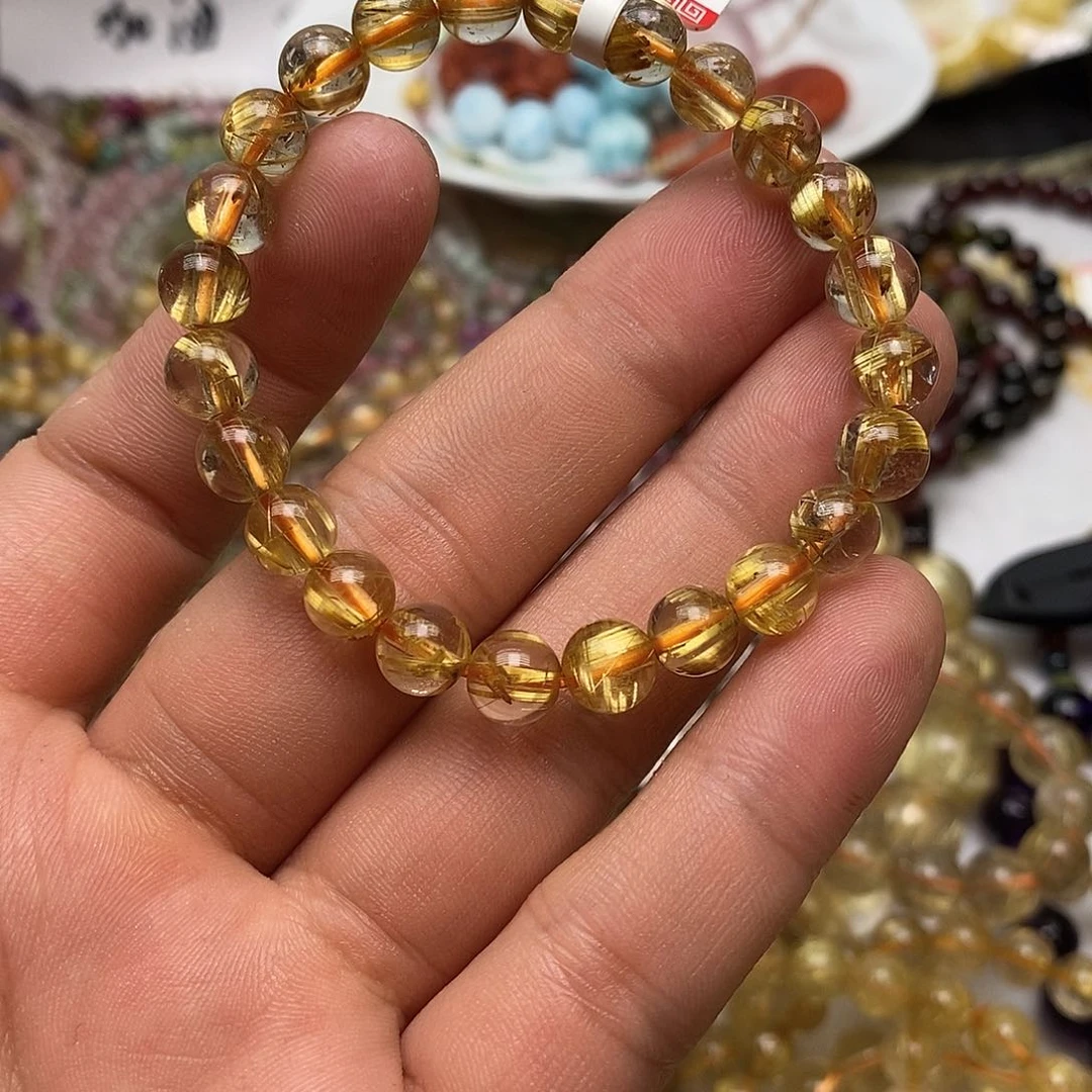 手串未镶嵌水晶呀**～……