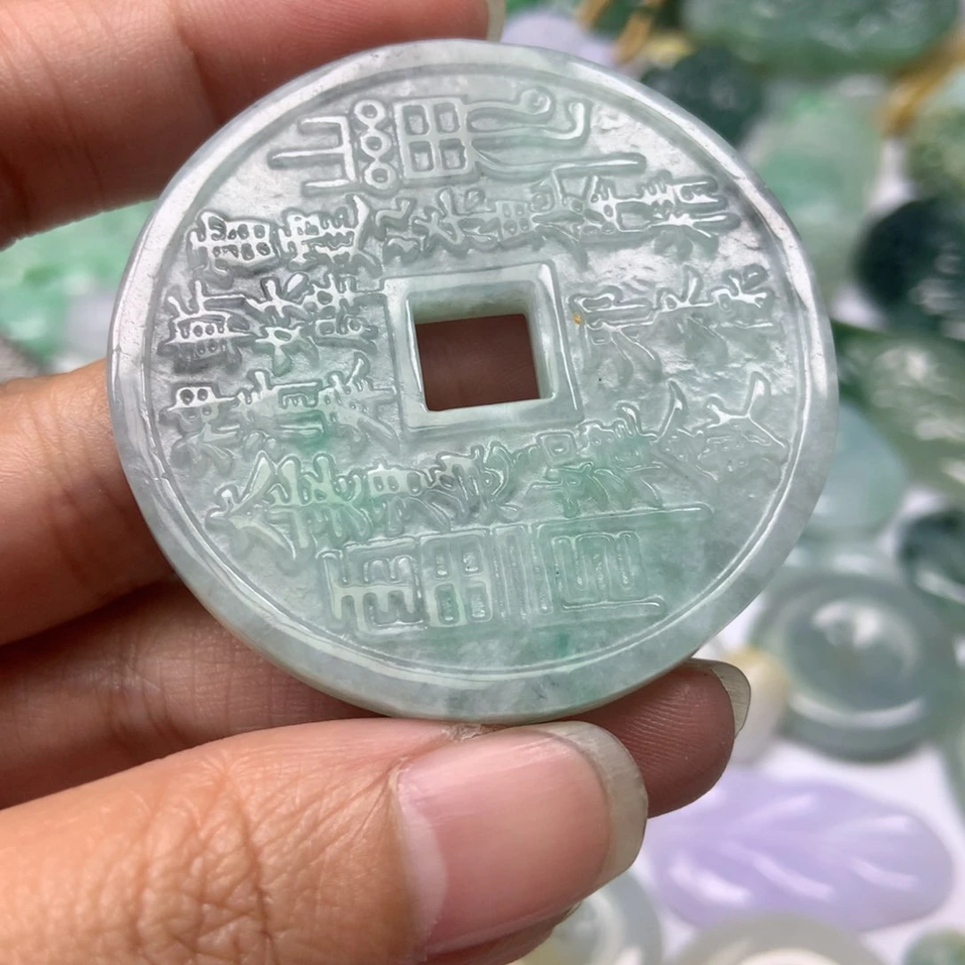 翡翠颈饰未镶嵌天然翡翠