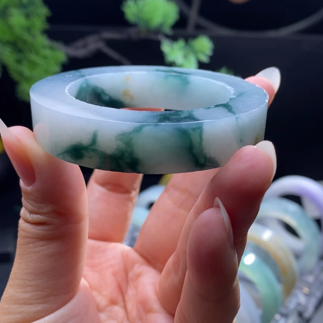 定制翡翠未镶嵌翡翠手镯