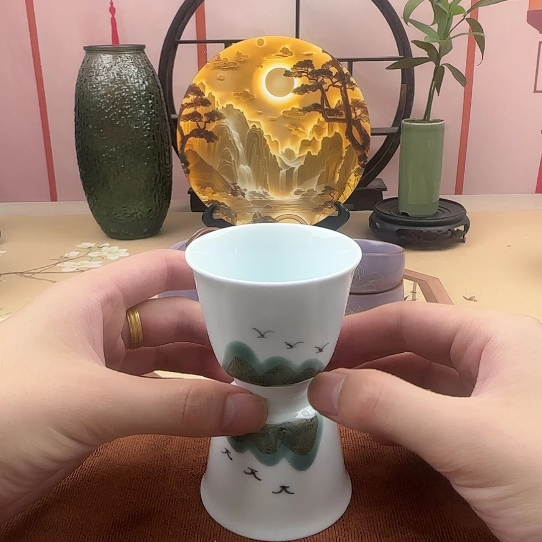 羊脂玉手绘茶杯两只装