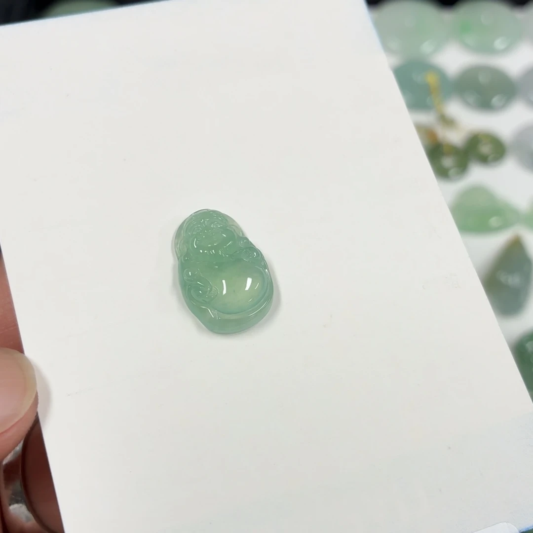 定制翡翠未镶嵌爱****胖天然翡翠A货