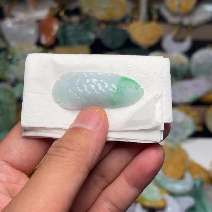 翡翠颈饰未镶嵌吊坠
