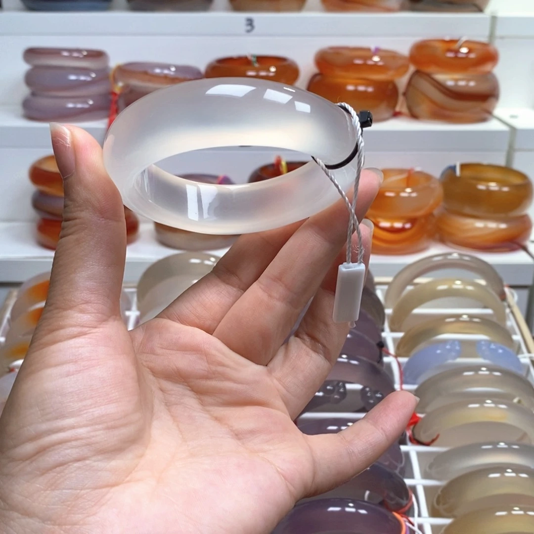 玛瑙/玉髓手镯未镶嵌天****输