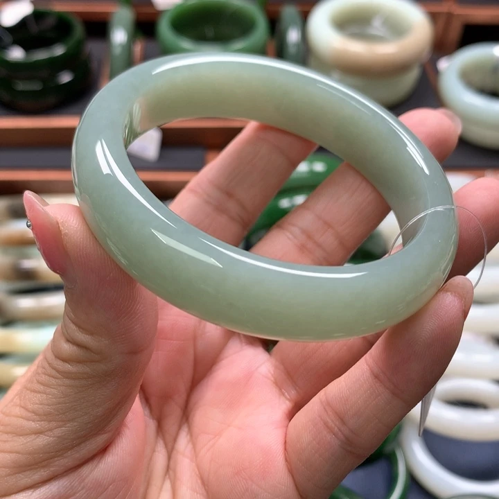 【闪购商品】未镶嵌手镯和田玉20