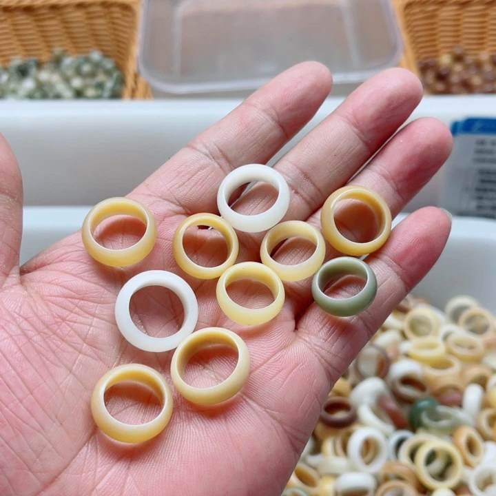 吊坠白玉菩提瑕疵跑环10颗