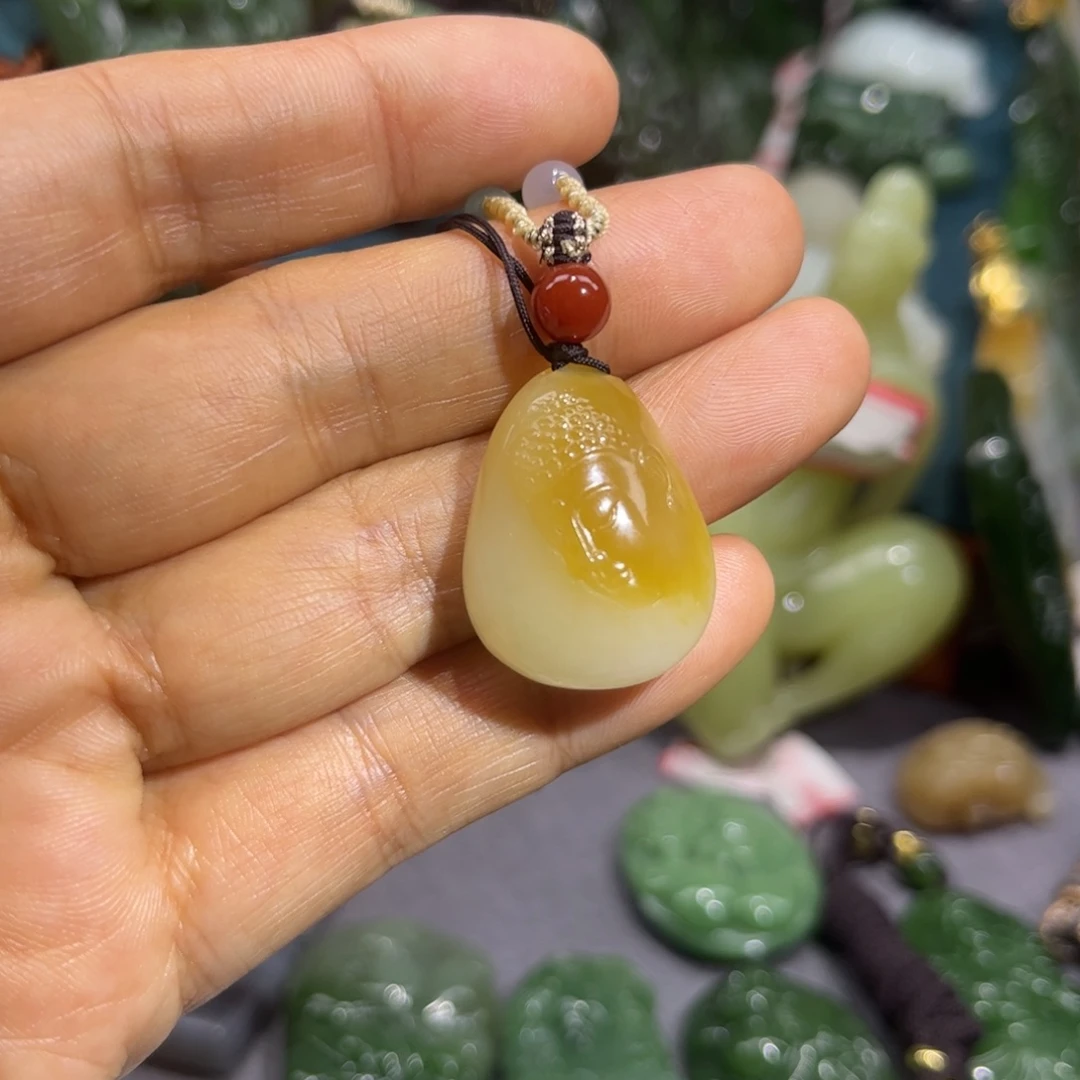 和田玉未镶嵌颈饰