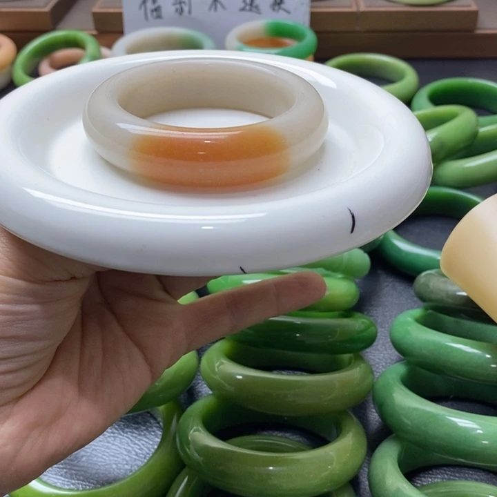 石英质玉手镯未镶嵌爱*