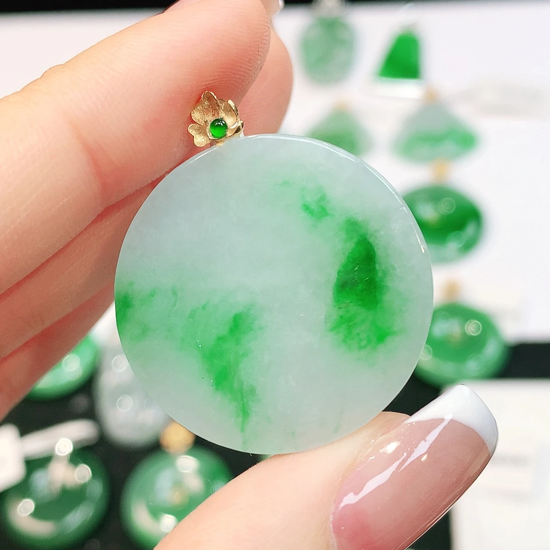 翡翠18K金镶嵌颈饰