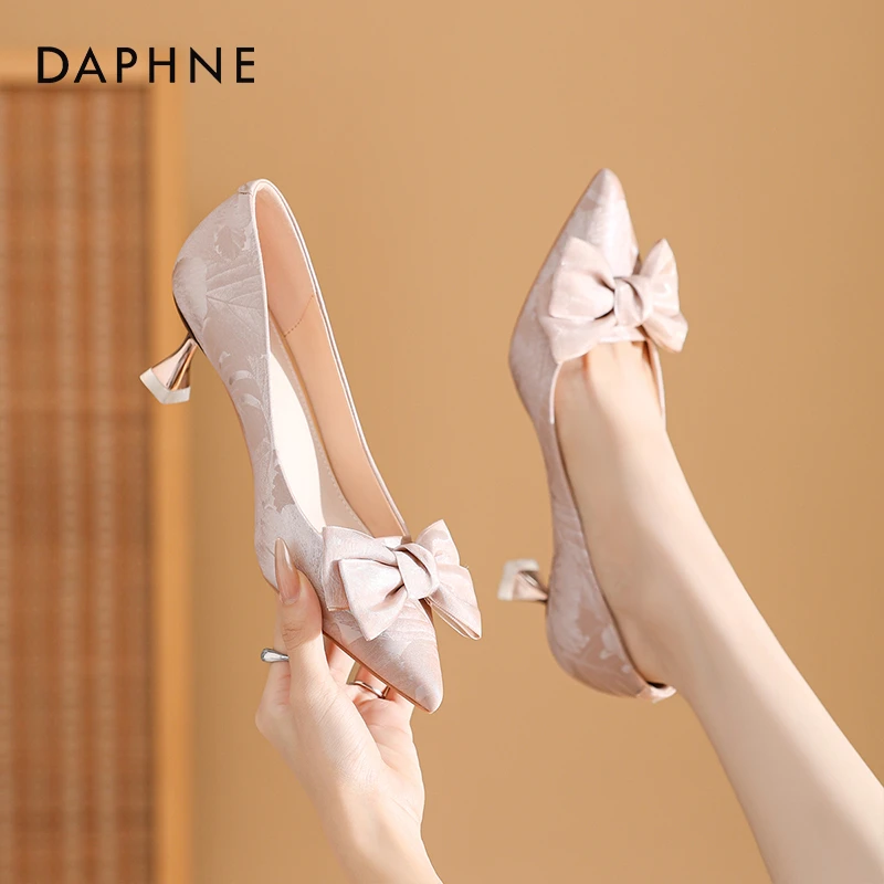 达芙妮2025春夏新款设计感百搭细跟高跟鞋气质时尚性感浅口高跟鞋