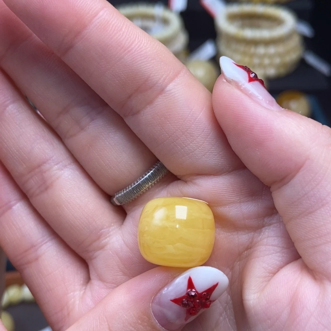 蜜蜡未镶嵌珠宝奇石16.4*14.2mm