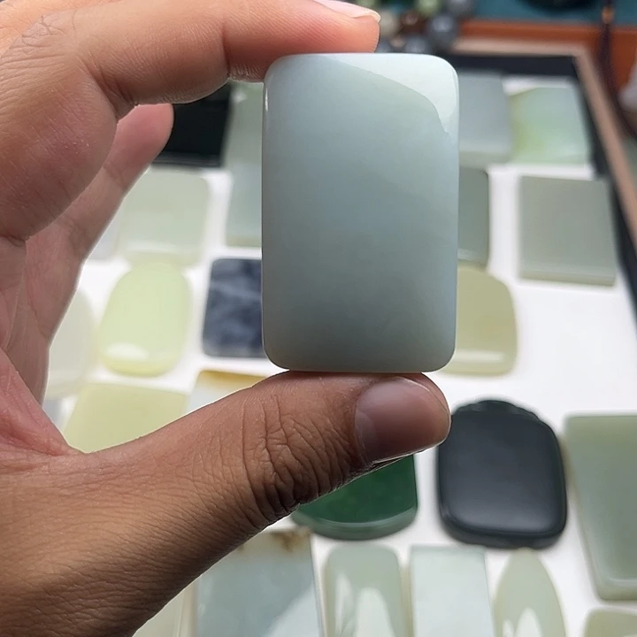 ****和田玉（糖玉）未镶嵌颈饰