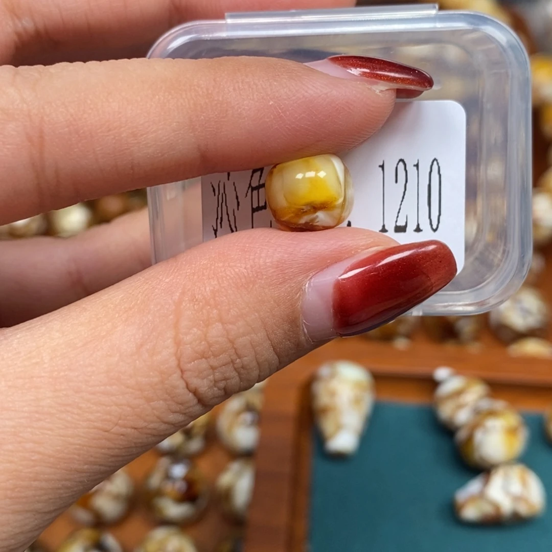 把件猴头核桃沁色圆珠老型1210