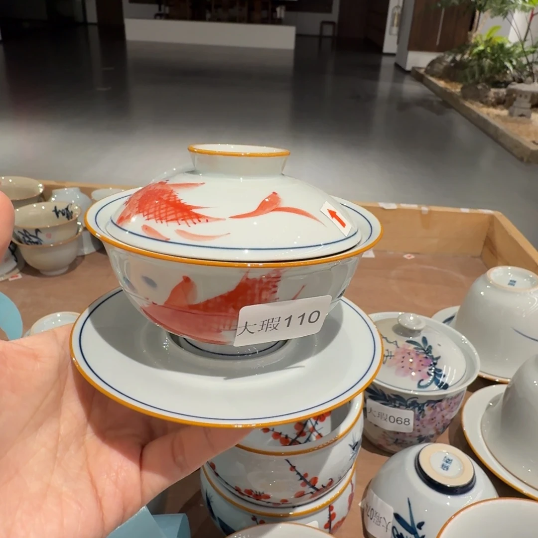 釉下手绘茶具微瑕