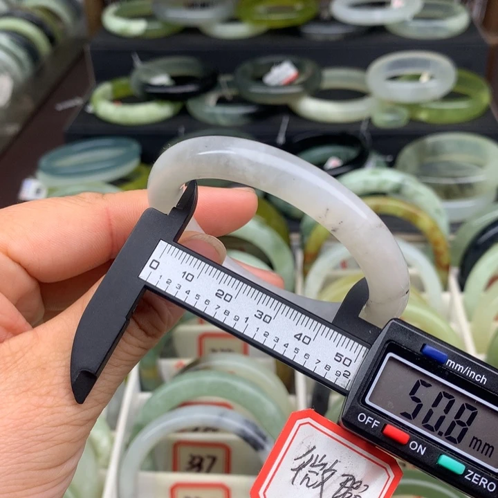 蛇纹石玉未镶嵌手镯357