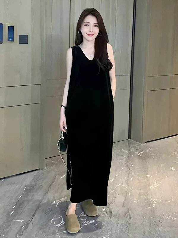 黑色无袖V领丝绒连衣裙女2025秋季新款今年流行漂亮裙子背心长裙