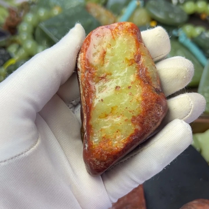 福***瑞未镶嵌岫岩老玉（透闪石质玉）挂件