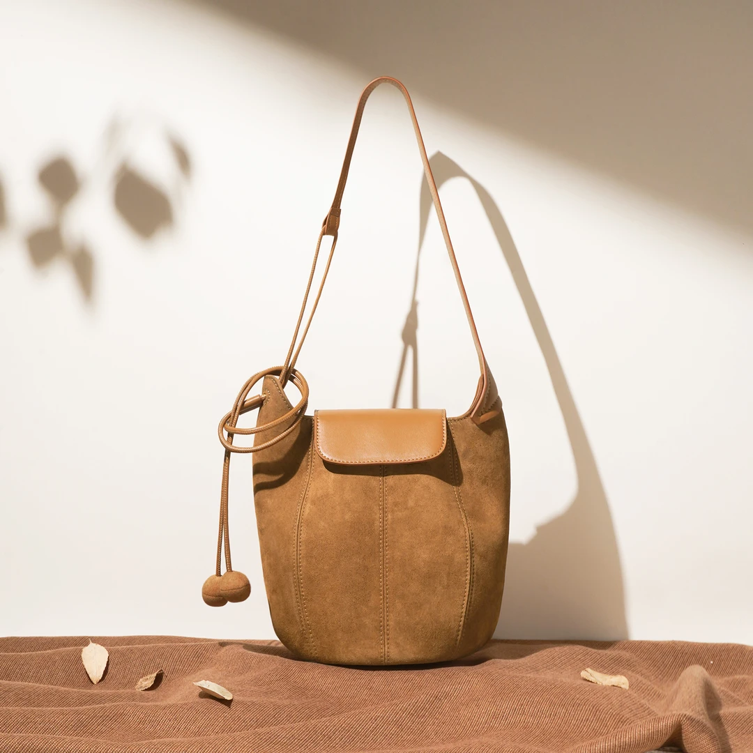 秋冬新款包包女简约南瓜包水桶包百搭通勤托特单肩斜挎包8088