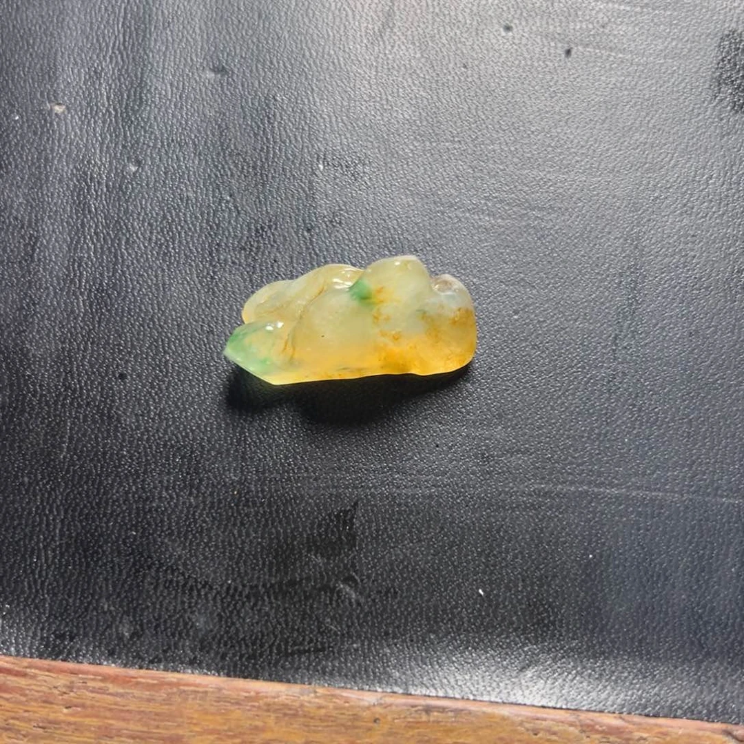 定制翡翠未镶嵌黄加绿
