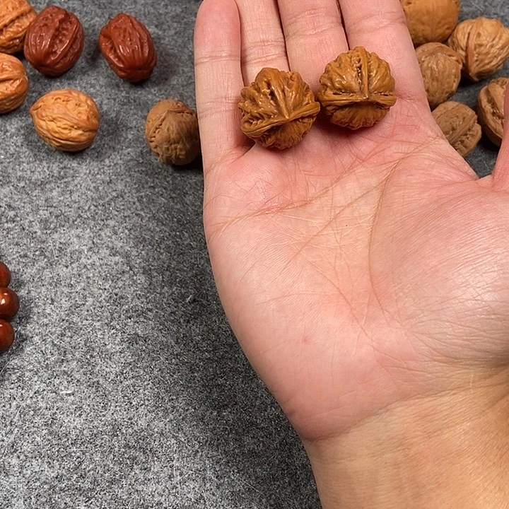 文玩核桃吊坠小三棱