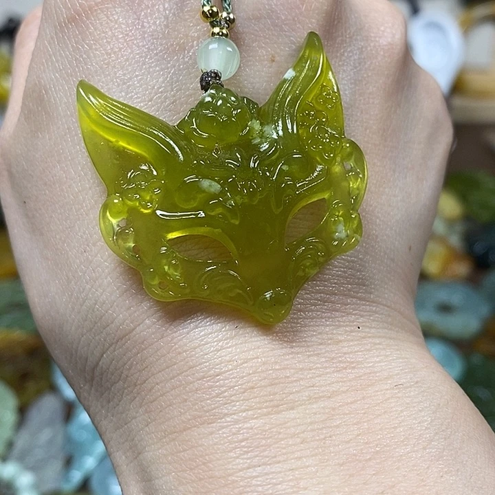 蛇纹石玉吊坠未镶嵌