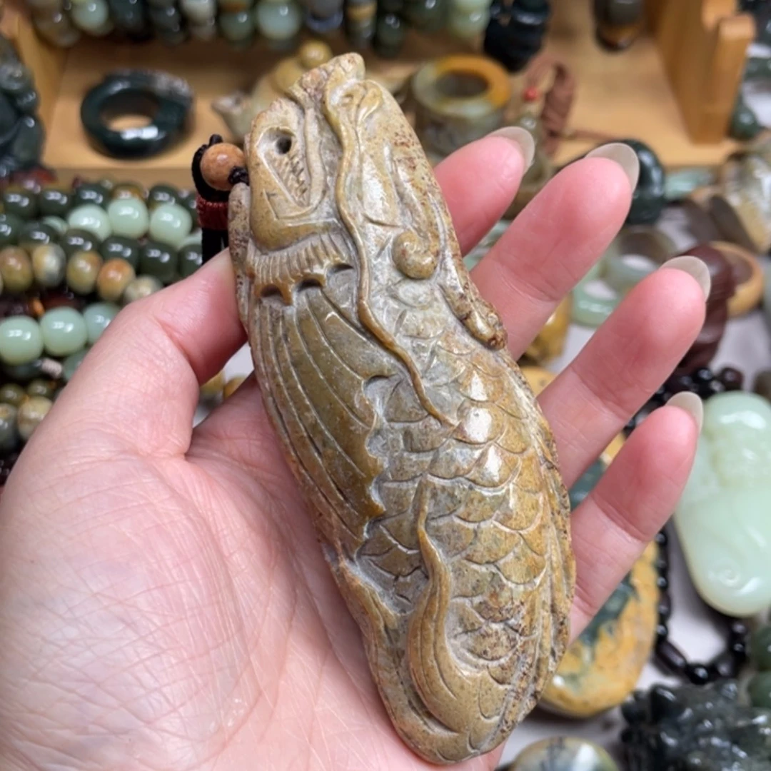 【闪购商品】未镶嵌岫岩河磨玉（透闪石质玉）把件