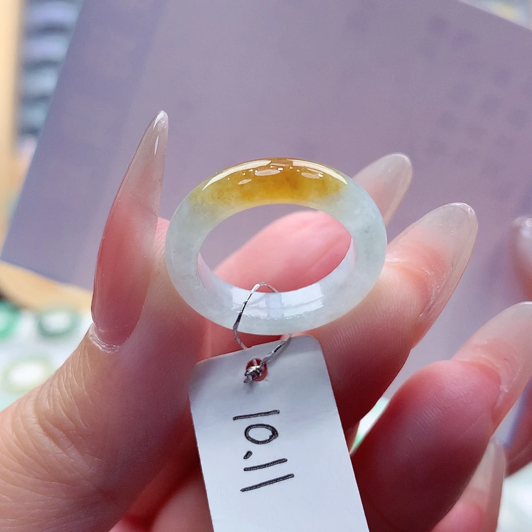 の***翡翠未镶嵌戒指缅甸A货