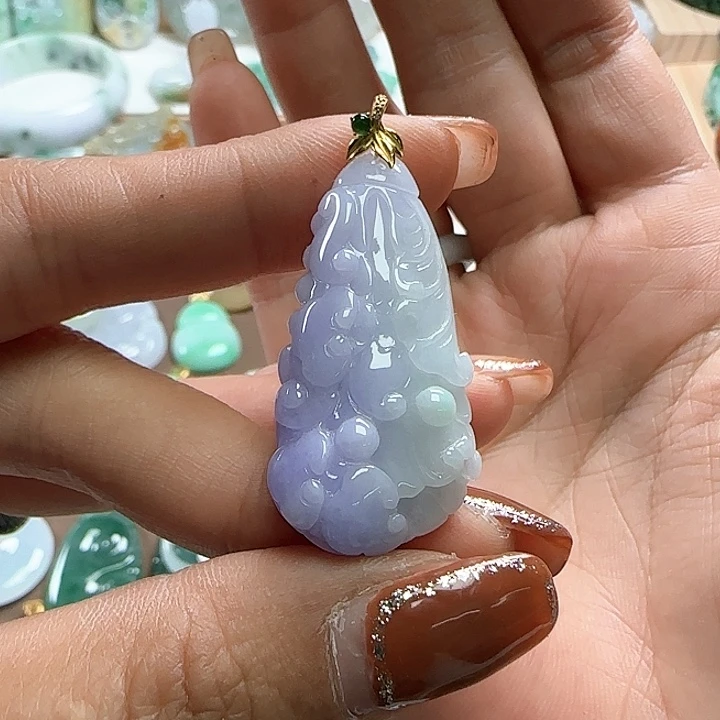 翡翠颈饰未镶嵌紫白菜
