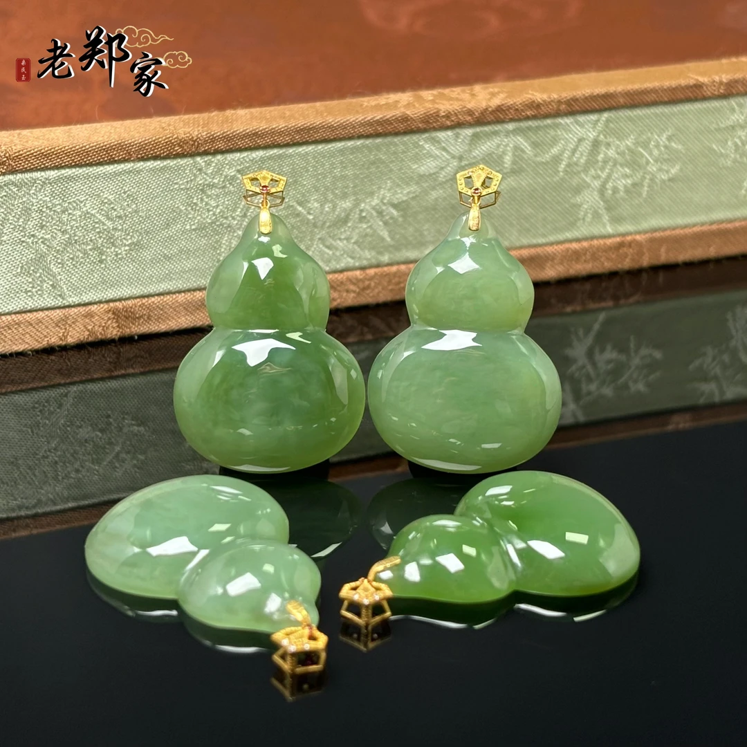 【老郑家】18K金和田玉葫芦吊坠 3158多样性发一件 约28*19*5mm
