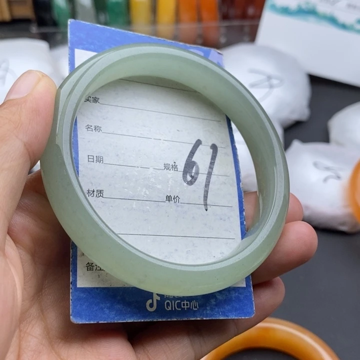未镶嵌手镯石英质玉