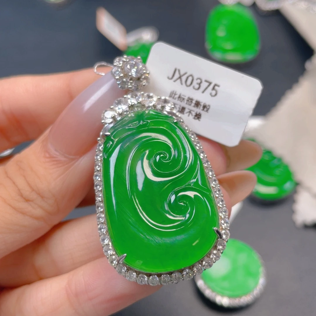 【闪购商品】颈饰银S925镶嵌翡翠翡翠