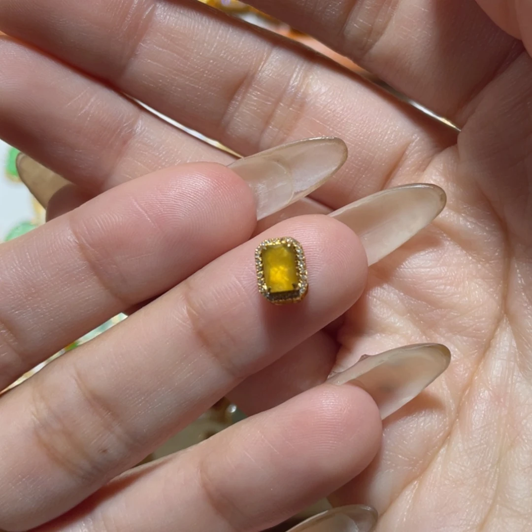 【闪购商品】颈饰18K金镶嵌翡翠