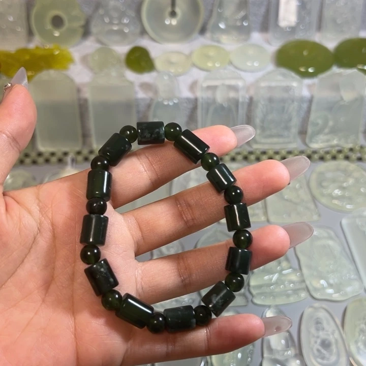 岫玉未镶嵌岫玉绿冰手串